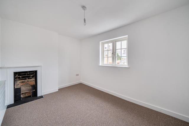 House in Northampton, Weston and Weedon - More