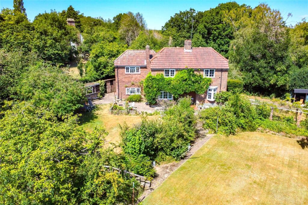Main image of property: The Common, Harpenden, Hertfordshire, AL5