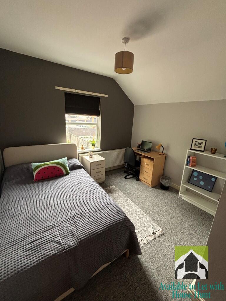 6 bedroom terraced house for rent