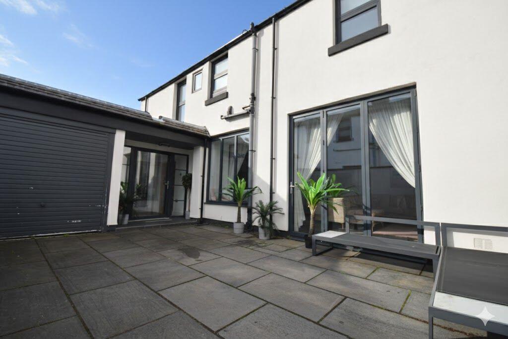 Main image of property: Lingdale Road, Prenton, CH43 8SX
