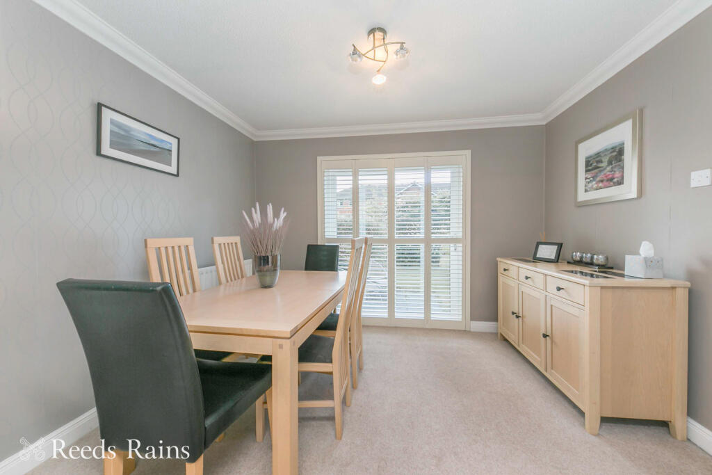 Bishopton Drive, Macclesfield, Cheshire, SK11 photo 3