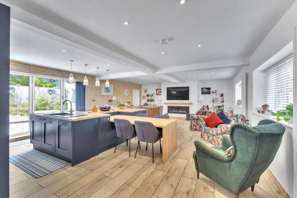 House in Rushcliffe, Whatton-in-the-Vale - More