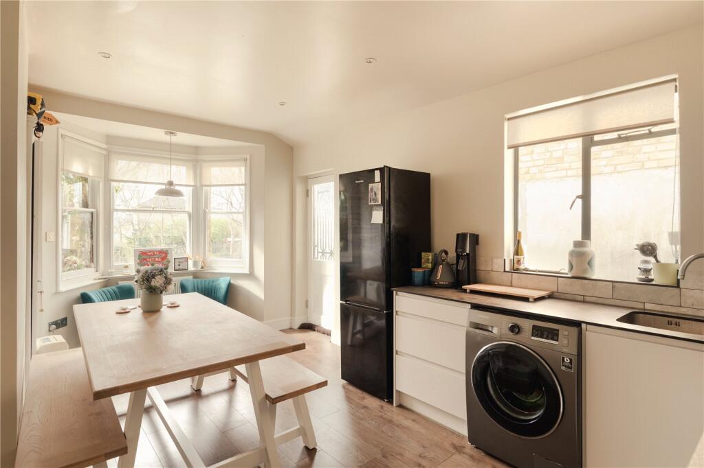 Apartment in London - View 5