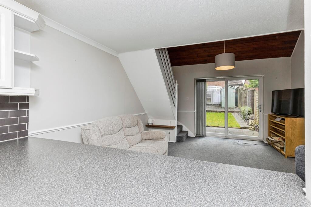 House in Crawley, Broadfield - View 5