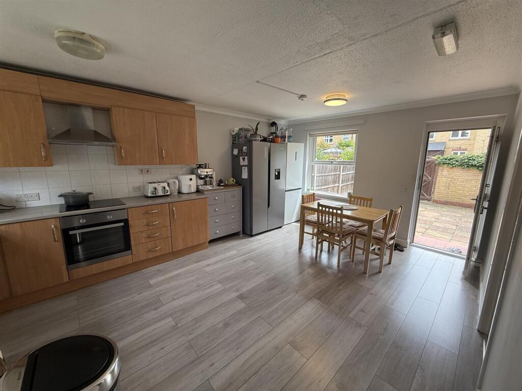 House in Hatfield, Nast Hyde - View 2