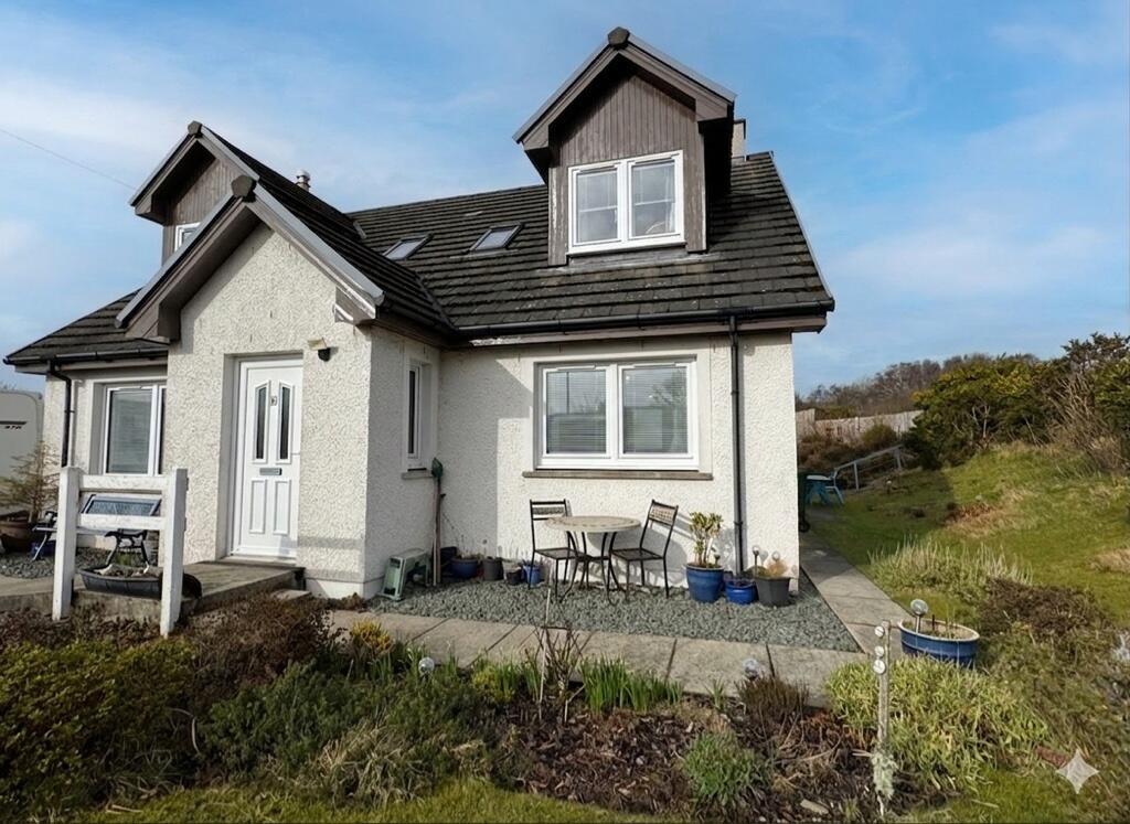 3-bed detached on Miller Road, Whitehouse, Tarbert, £320,000