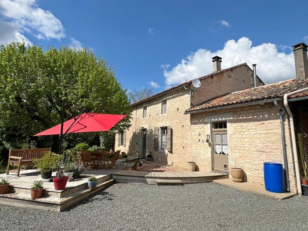 Main image of property: Sauze-Vaussais, Poitou-Charentes, 79190, France