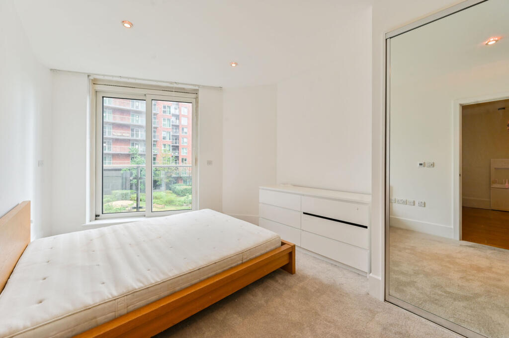 Apartment in London - View 5