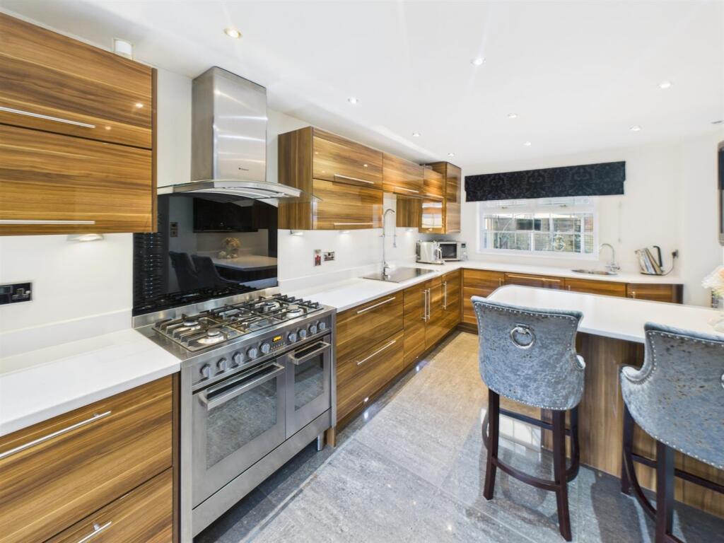 Vestry Road, Oakwood, Derby photo 2