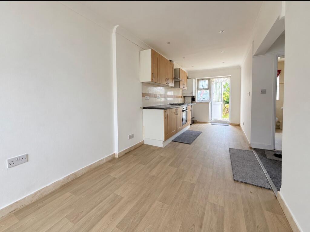 Selbourne Road, Luton, LU4 photo 3