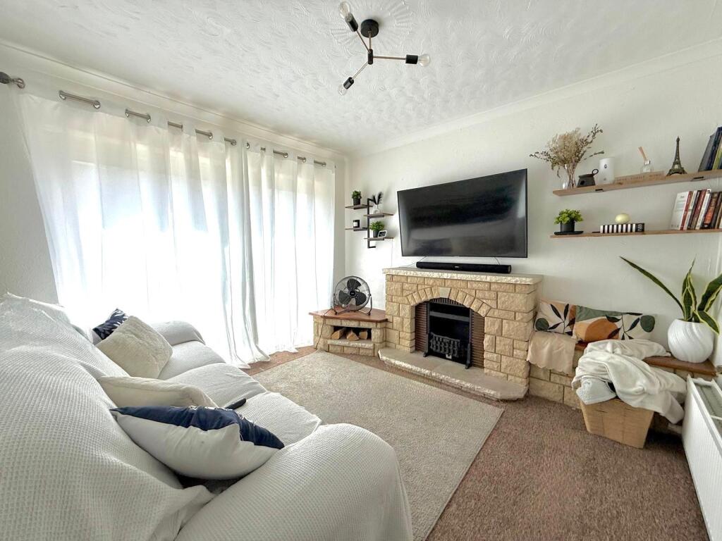 Bevisland, Eldene, Swindon photo 3