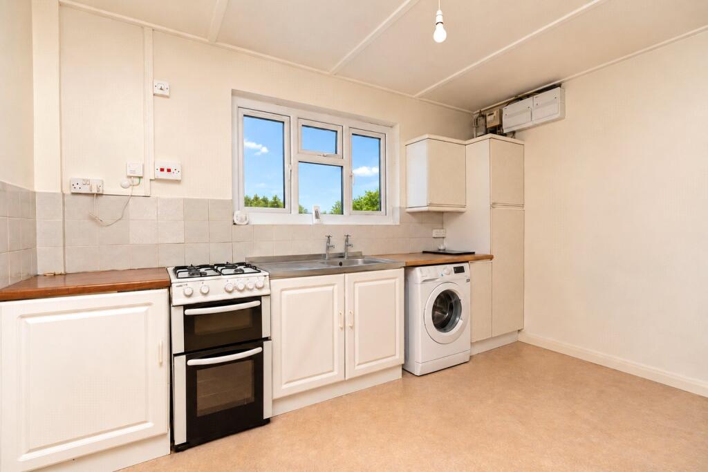 Tregarth Place, Alverton, Penzance, TR18 photo 3