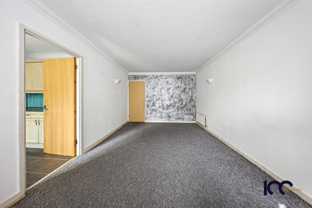 Apartment in London, Gidea Park - View 4