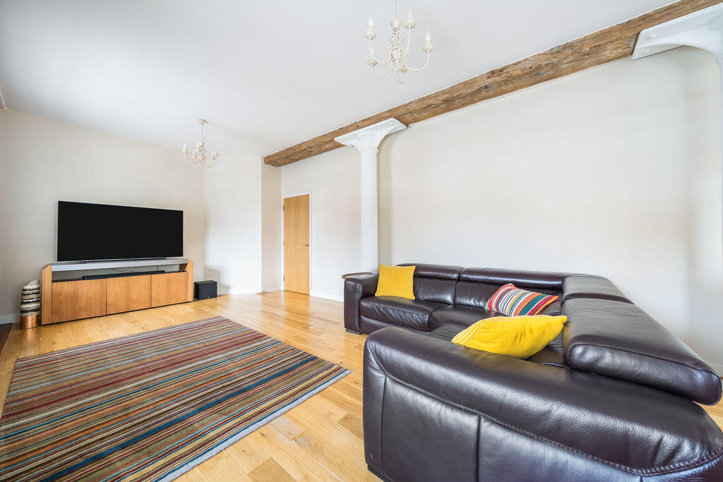 Apartment in Gosport, Hampshire - View 4