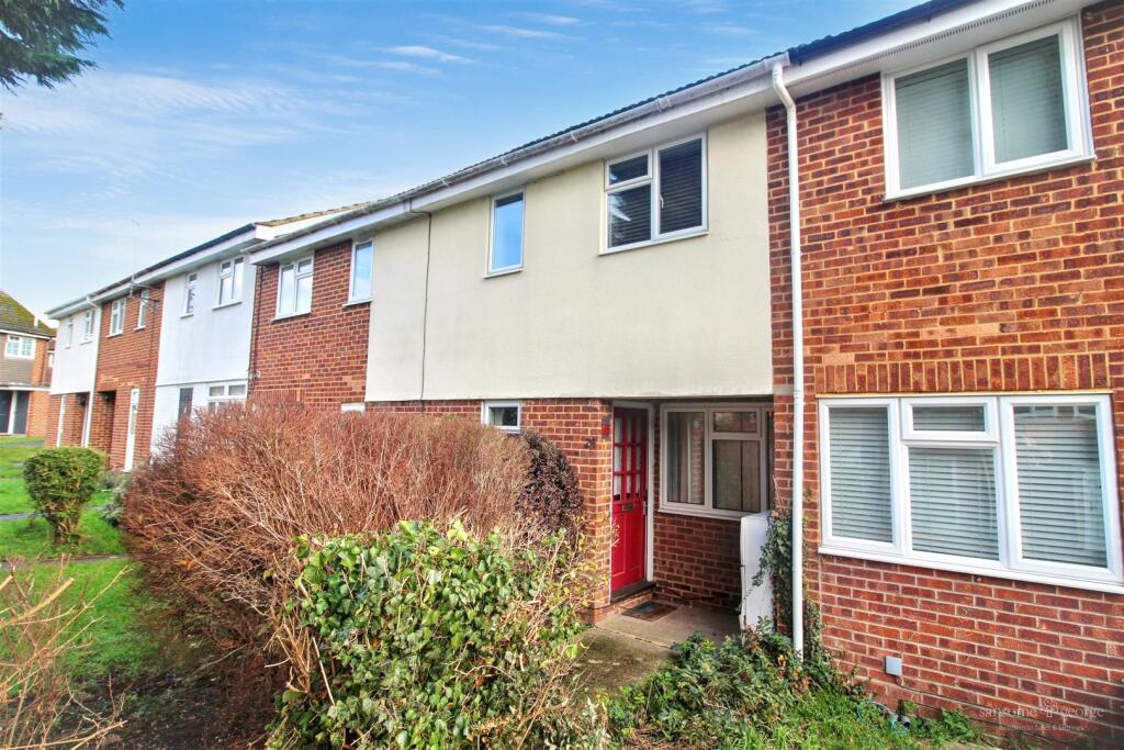 2-bed terraced on Swanholm Gardens, Calcot, Reading, £300,000