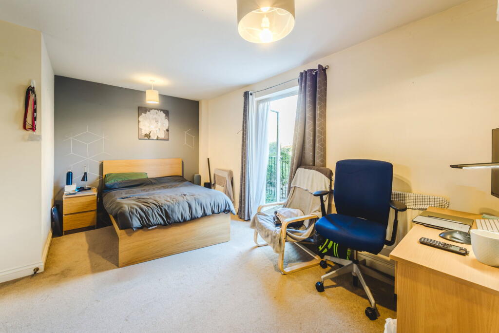 House in Swindon, Churchward, Central Swindon North - More