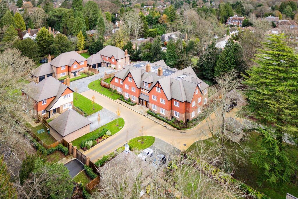 2 bedroom apartment for sale in Chequers Lane, Walton On The Hill