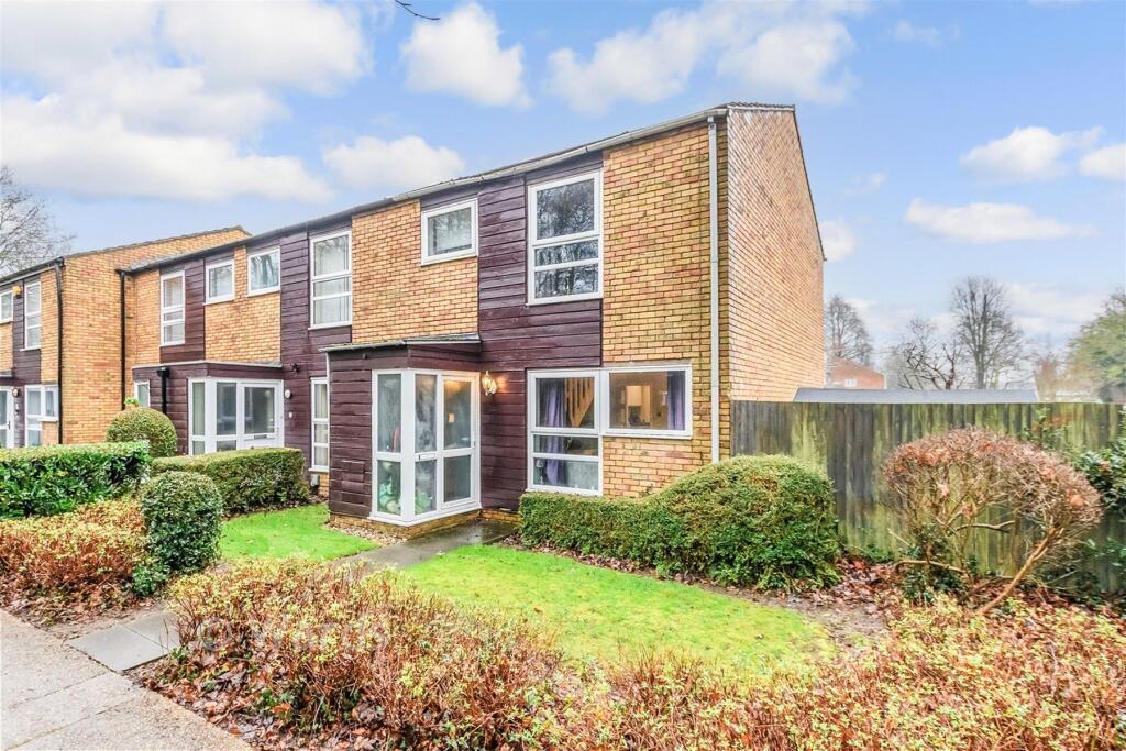 Main image of property: Foxbury, New Ash Green, Longfield, Kent