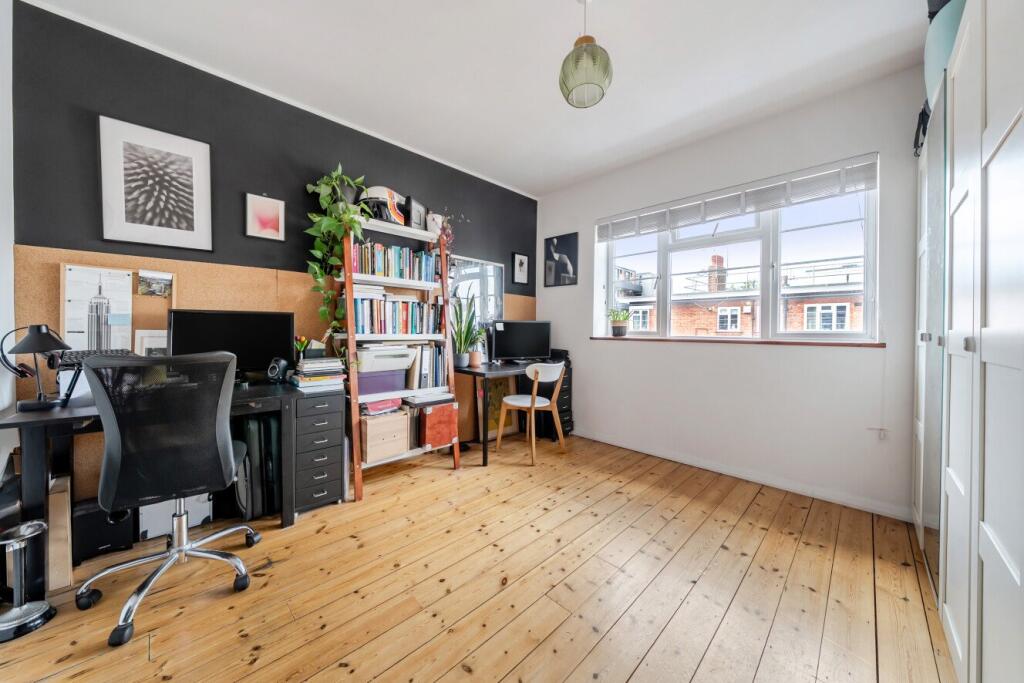 Apartment in London - More