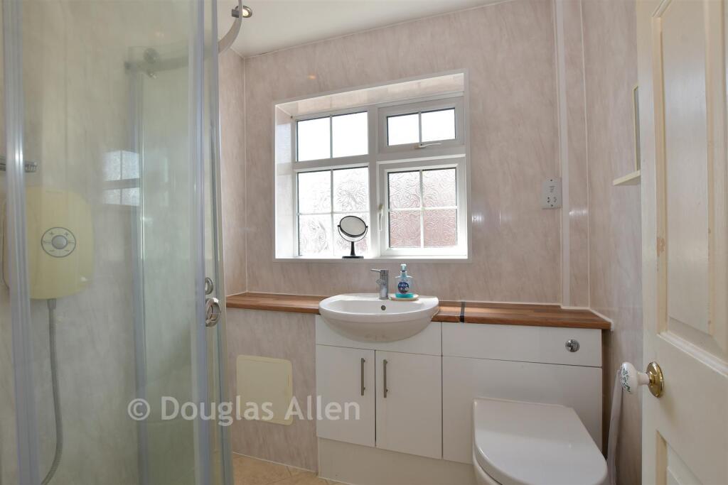 Bridge Road, Wickford, Essex photo 4