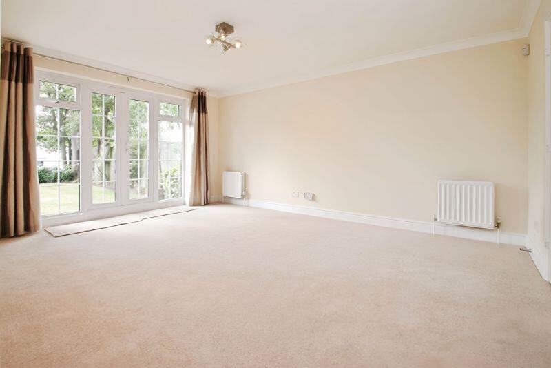 Hanover Court, 432 Uxbridge Road photo 2