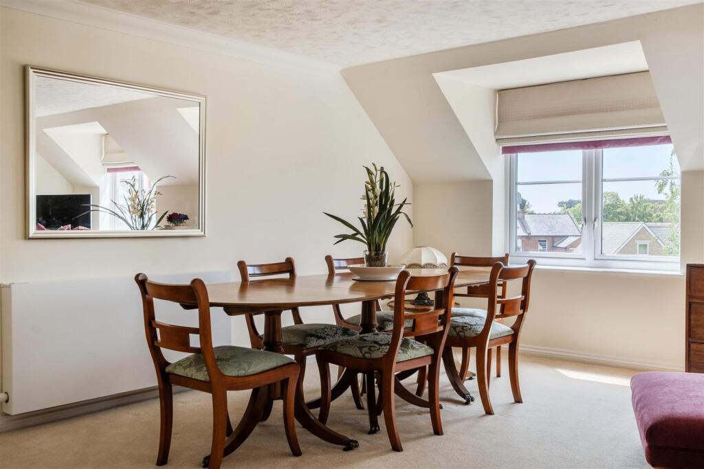 Linden Lodge, Bicester, Oxfordshire photo 4