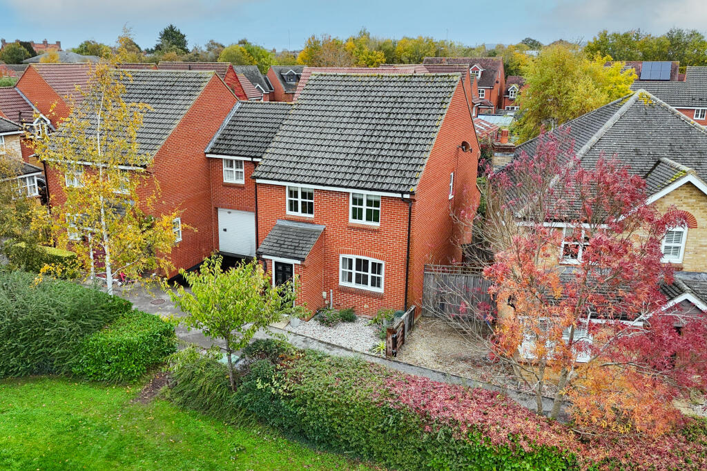4-bed detached on Thame, Oxfordshire, OX9, £625,000