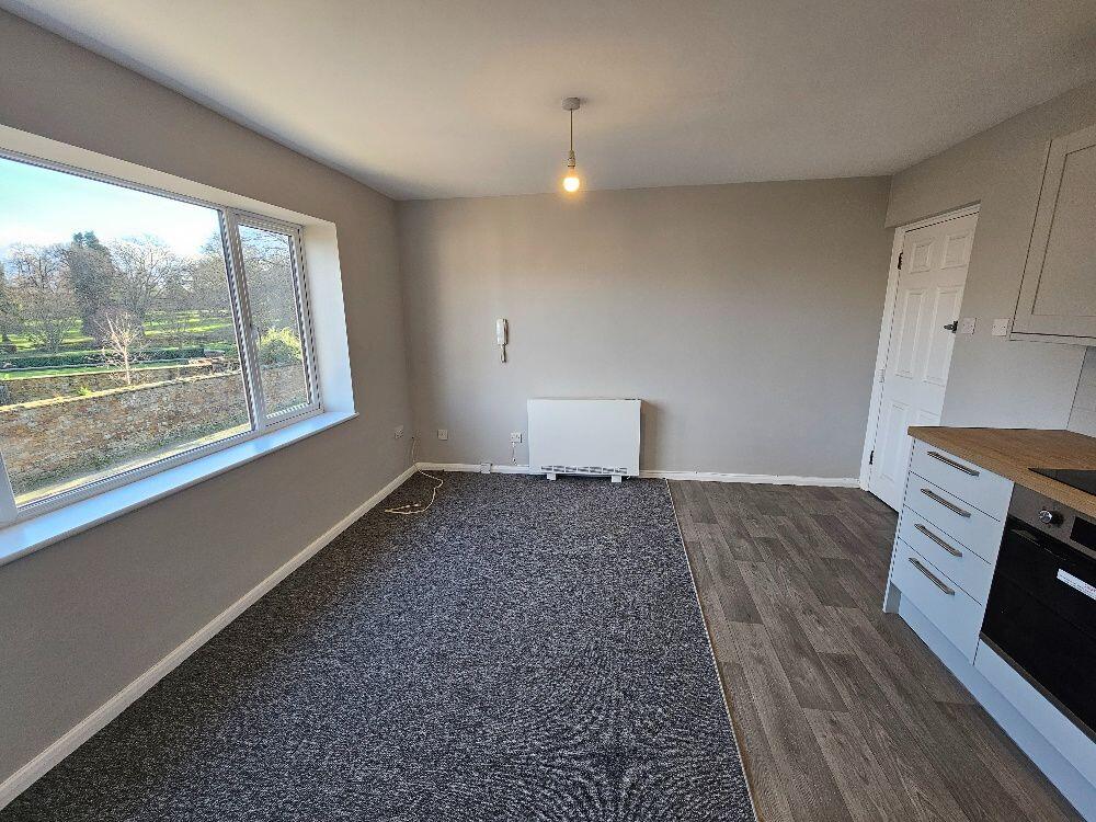 Apartment in Oxford - View 5
