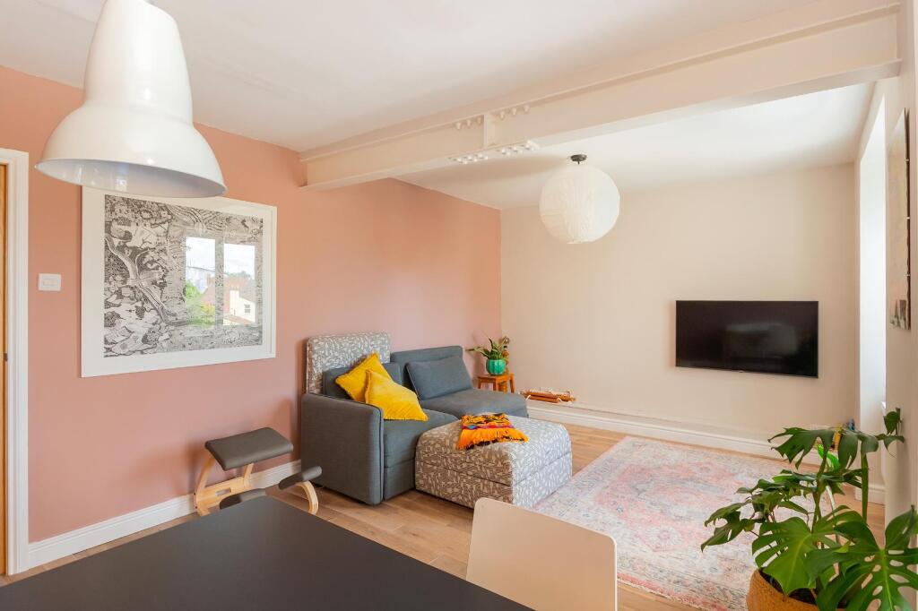 Apartment in Bristol - More