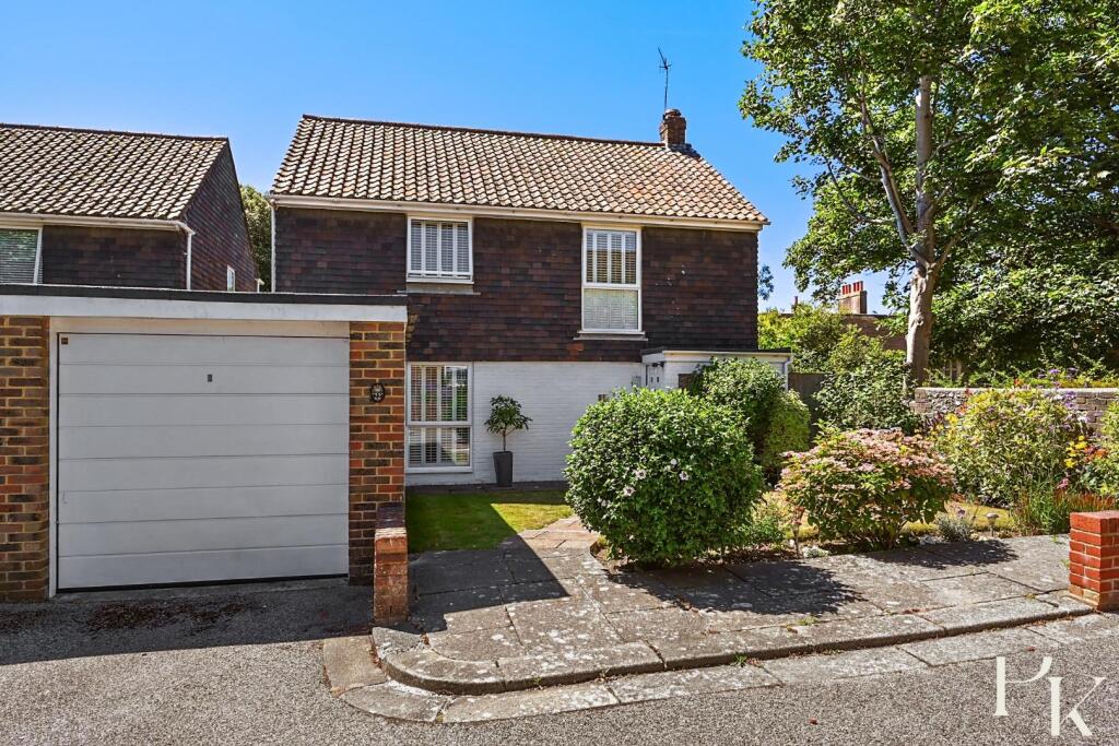 3-bed detached on Hangleton Manor Close, Hove, £675,000