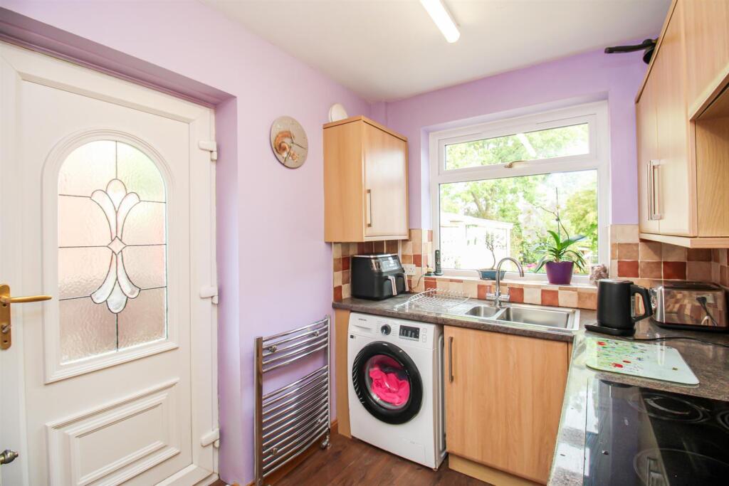 House in Wakefield, West Yorkshire - More