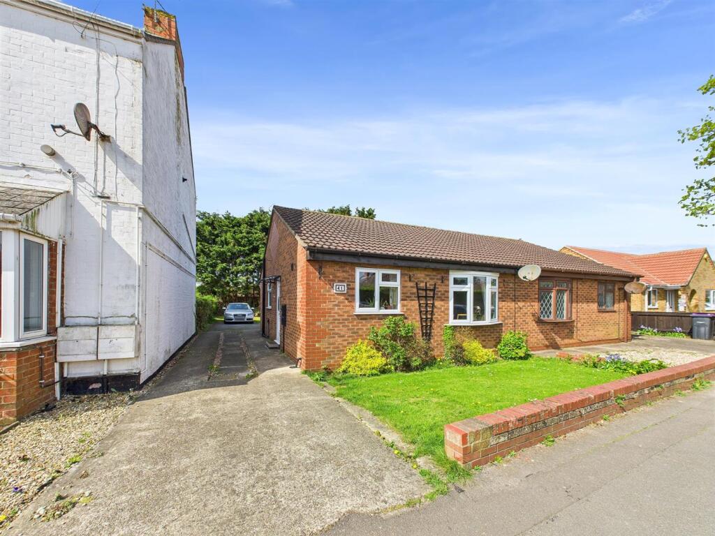 2-bed bungalow on Waterloo Road, Mablethorpe, £155,000