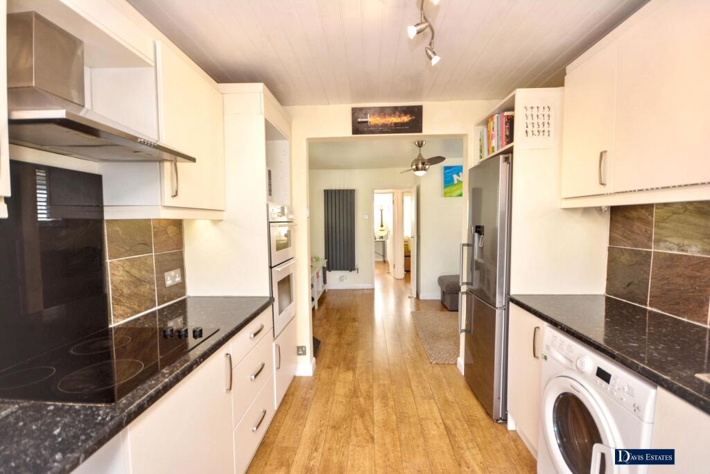 House in London, Cranham - View 3