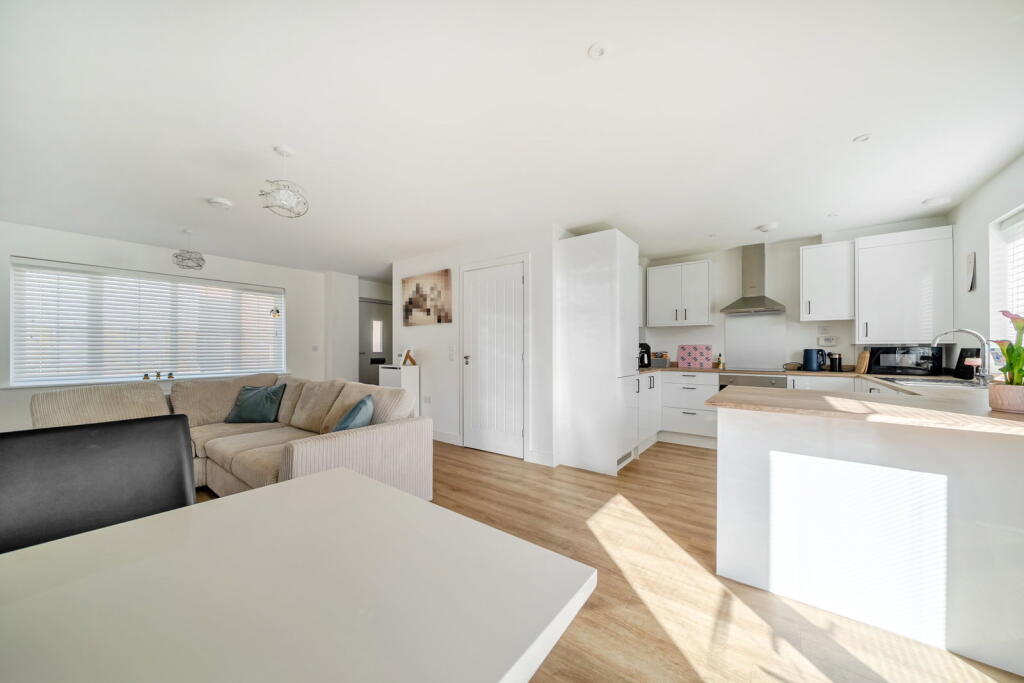 House in Canterbury - View 3