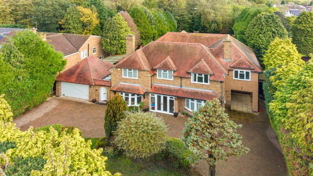 4-bed detached on The Broadway, Oadby, Leicester, £1,400,000