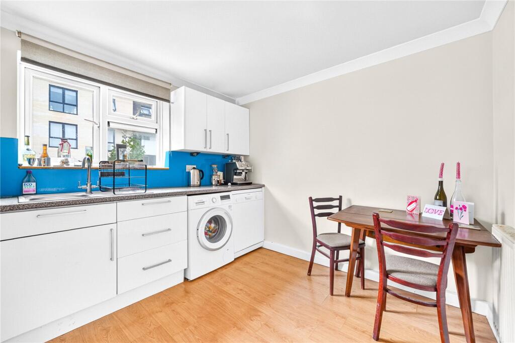 Apartment in London, Wood Street, Walthamstow - More