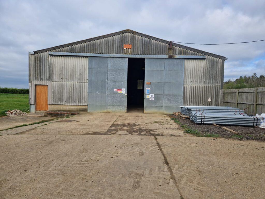 Main image of property: Storage unit to let between Witham and Braintree