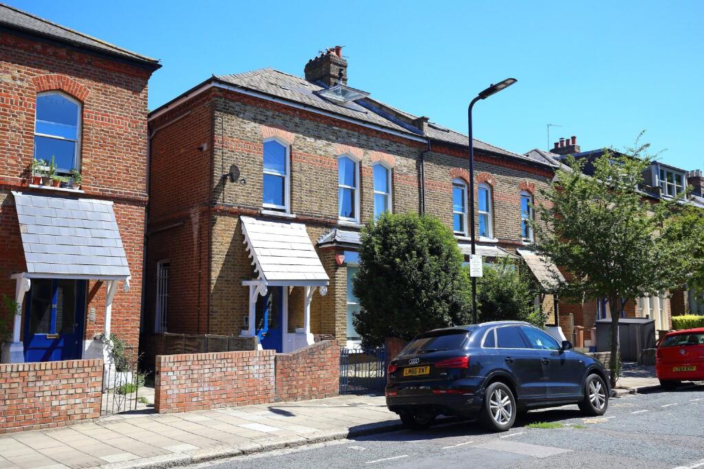 Main image of property: Finsbury Park Road, London, N4