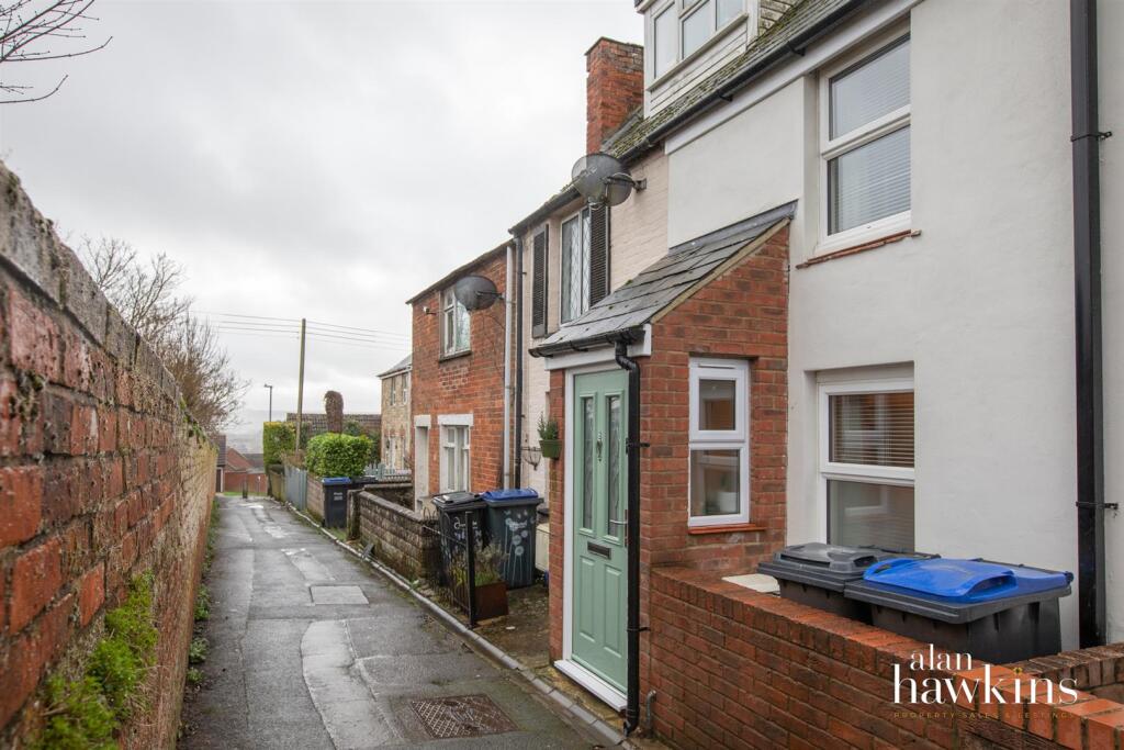 Main image of property: Beamans Lane, Royal Wootton Bassett SN4