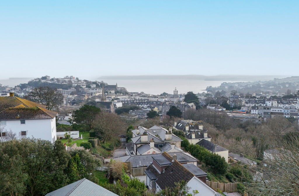 Apartment in Torquay - View 2