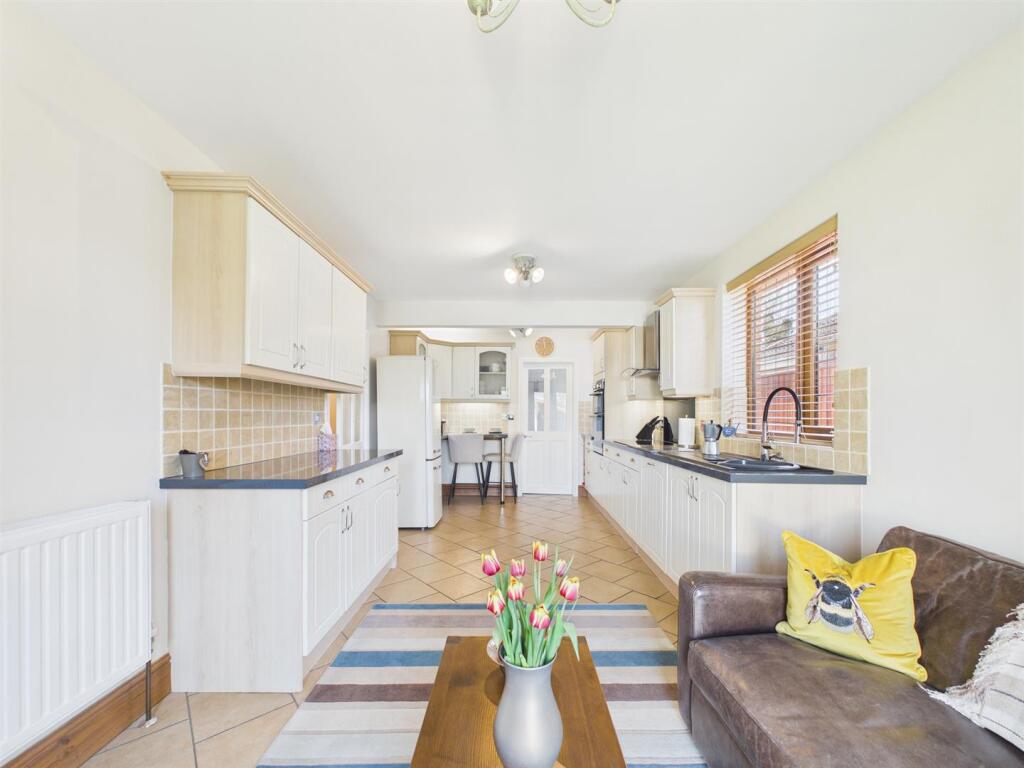 House in East Lindsey, Covenham St Mary - View 3