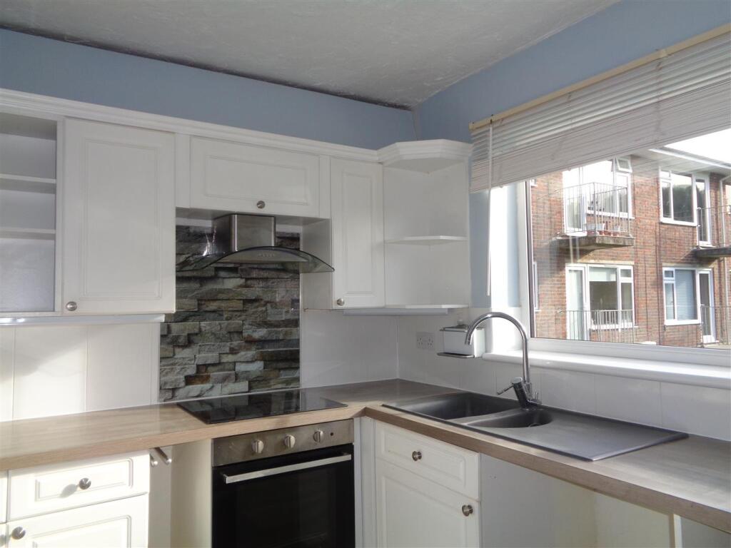 Apartment in Lewes, Seaford - View 2
