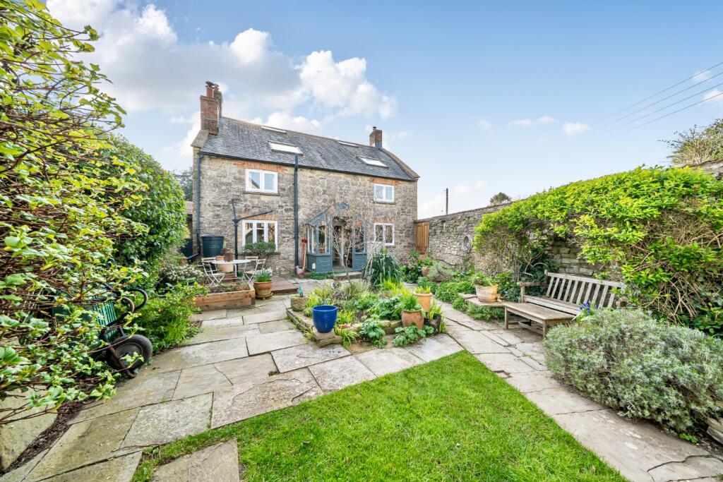 In the heart of Theale, between Wells and Wedmore photo 3