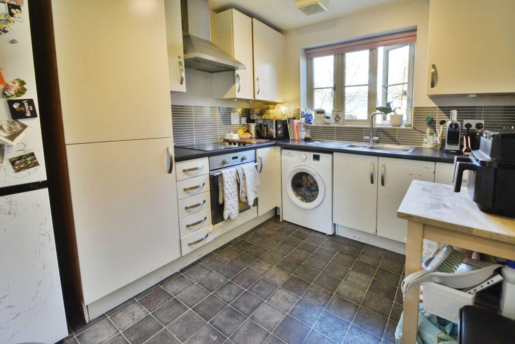 House in Cotswold, Kingshill Meadow, Cirencester - More