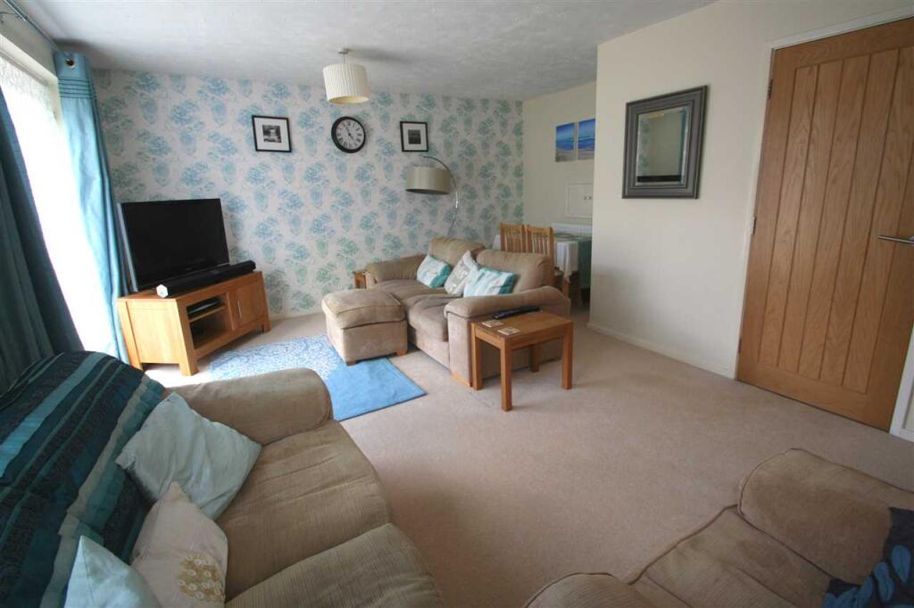 House in Basingstoke and Deane, Viables - View 2