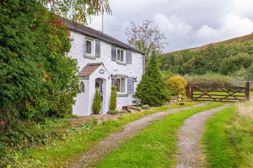 House in Preston - More
