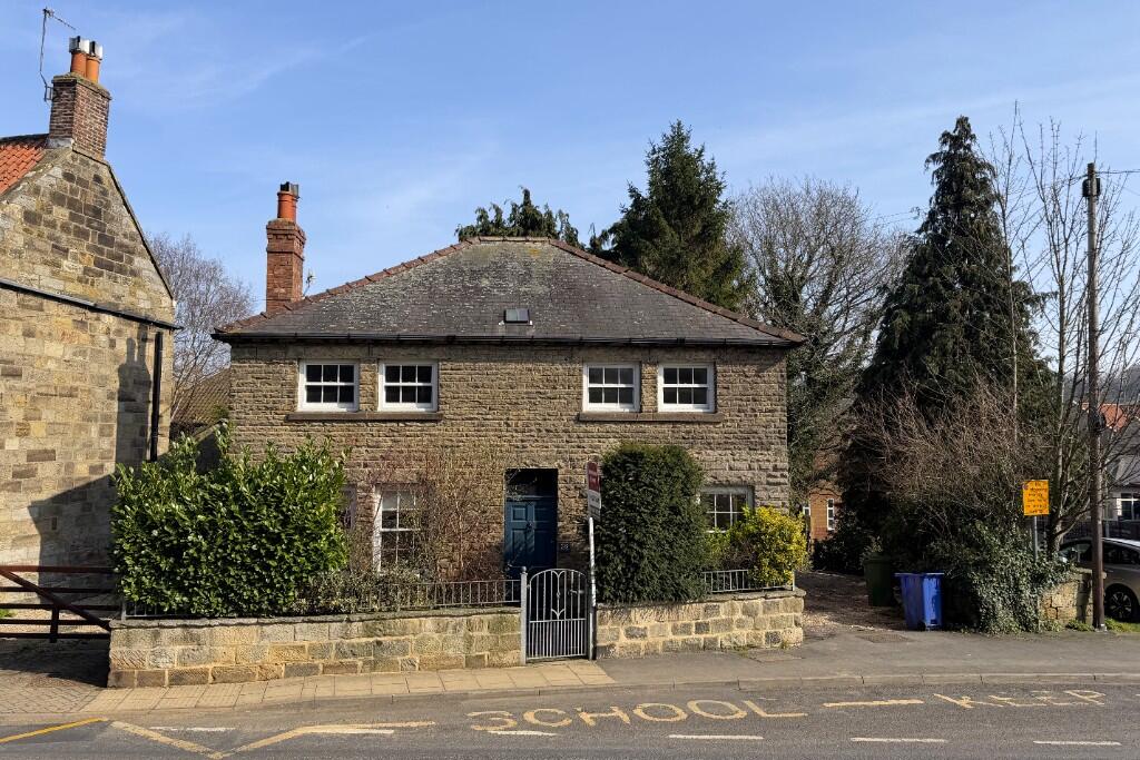 Main image of property: 36 High Street, Ruswarp YO21 1NH