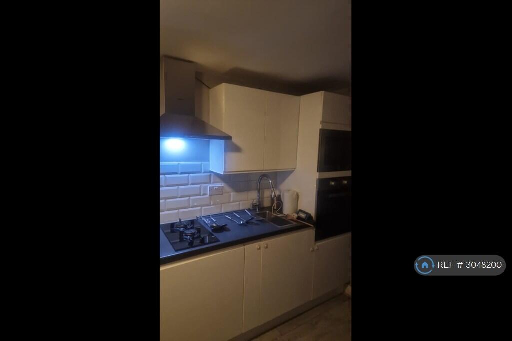 Wellsford Avenue, Solihull, B92 photo 2
