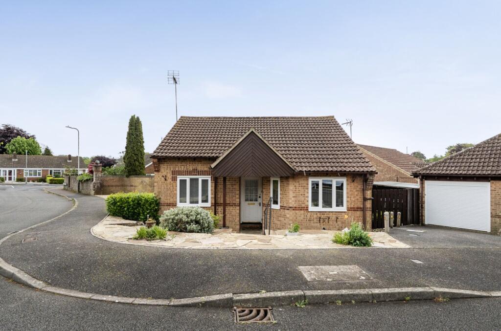 Main image of property: Mount Pleasant Close, Lyminge, CT18