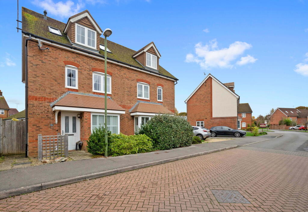 Main image of property: 24 Oak Tree Drive, Hassocks, West Sussex, BN6 8YD